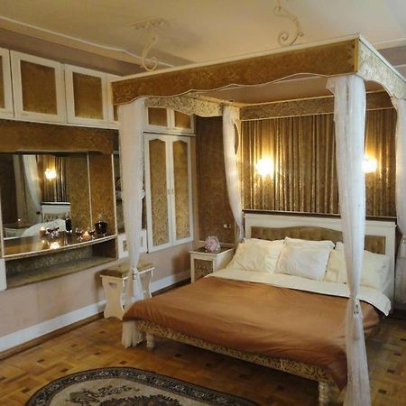 Classic Apartment On Kievyan Erywań Zewnętrze zdjęcie